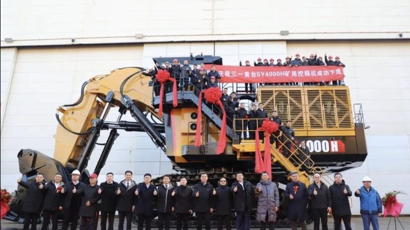 沥青摊铺机型号参数对比：揭秘高效施工背后的关键指标